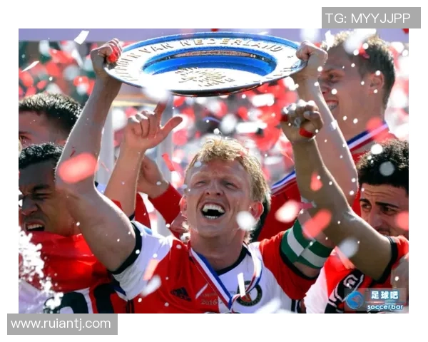 足球球星脚踝纹身背后的故事与意义揭秘 他们为何选择在这里留下独特印记